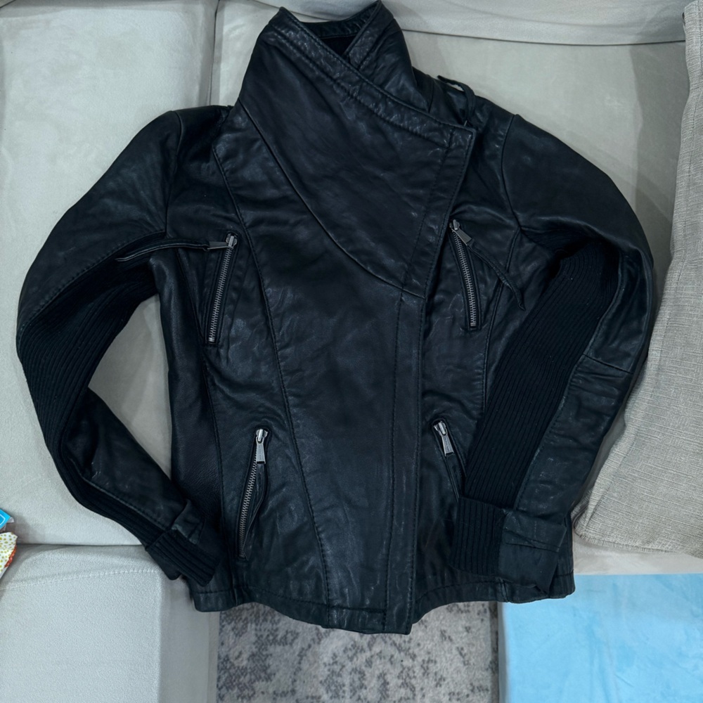beautiful Michael Kors Black Leather Jacket size small pre-owned